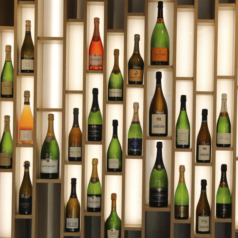 Mur vins cave des grands crus
